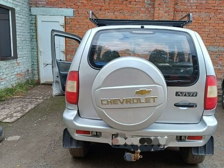 2004 Chevrolet Niva I, серебристый, 375000 рублей, вид 5