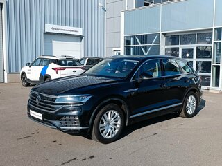 2019 Volkswagen Touareg III, чёрный, 3730000 рублей, вид 1