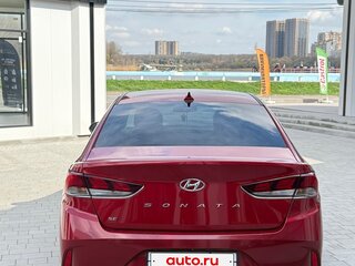 2018 Hyundai Sonata VII (LF) Рестайлинг, красный, 1700000 рублей, вид 4