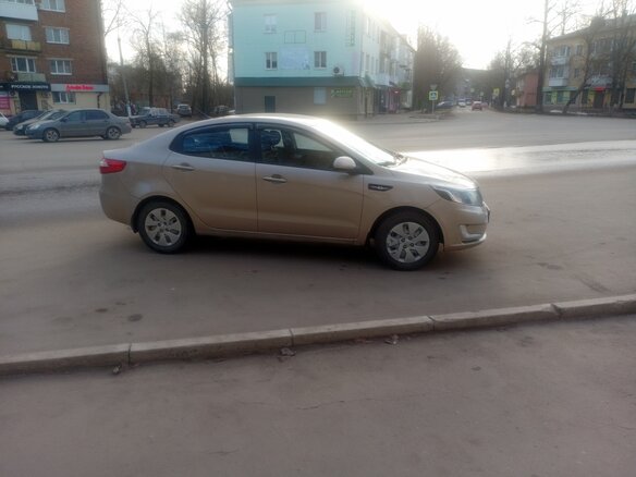 2013 Kia Rio 5-speed III, бежевый, 580000 рублей - вид 16
