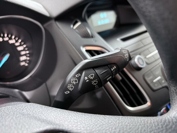 2016 Ford Focus III Рестайлинг, белый, 990000 рублей - вид 15