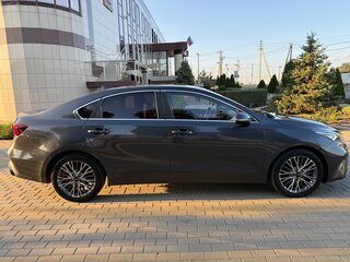 2021 Kia K3 II, серый, 2450000 рублей, вид 4