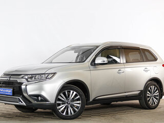 2020 Mitsubishi Outlander III Рестайлинг 3, серебристый, 2289000 рублей, вид 3