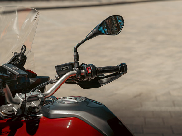 2021 BMW F 900 XR, красный, 1050000 рублей - вид 24