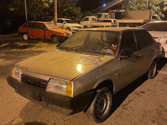 1997 Lada (ВАЗ) 21099, бежевый, 100000 рублей