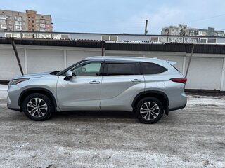 2021 Toyota Highlander IV (XU70), серебристый, 4750000 рублей, вид 4