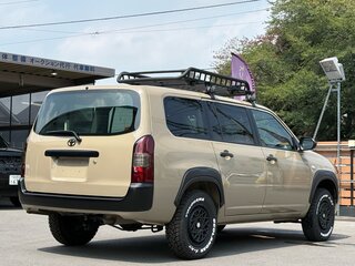 2023 Toyota Probox I Рестайлинг, бежевый, 1045000 рублей, вид 4