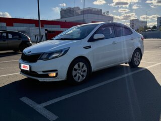 2015 Kia Rio III Рестайлинг, белый, 1000000 рублей, вид 2