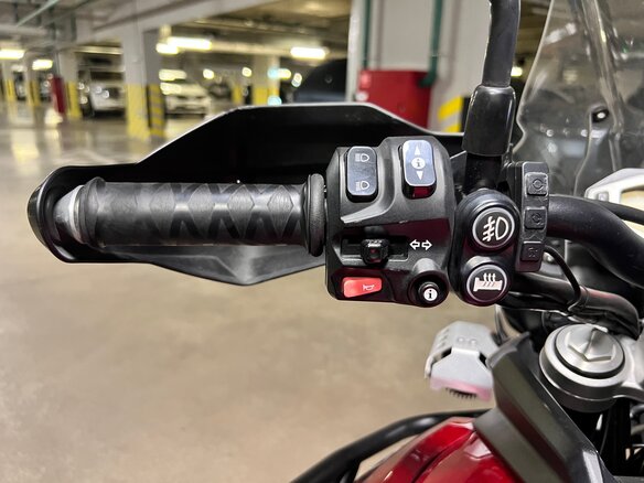 2017 Triumph Tiger 800, красный, 900000 рублей - вид 10