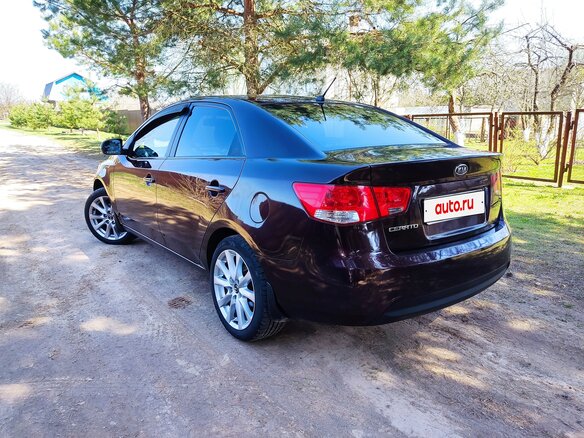 2010 Kia Cerato 6-speed II, пурпурный, 700000 рублей - вид 6