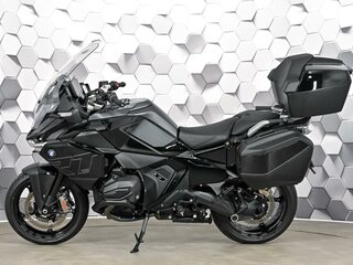 2025 BMW R 1300 RT, чёрный, 2949000 рублей, вид 4