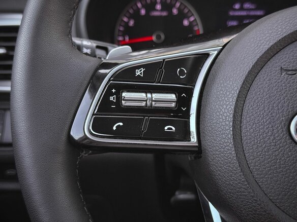 2019 Kia Optima IV Рестайлинг, белый, 1390000 рублей - вид 16