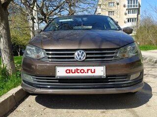 2015 Volkswagen Polo V Рестайлинг, коричневый, 1000000 рублей, вид 3