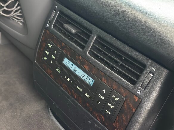 2009 Toyota Land Cruiser 200 Series, серый - вид 11