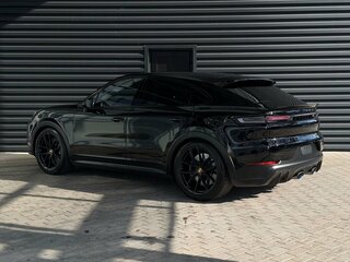 2024 Porsche Cayenne Turbo GT Coupé III Рестайлинг, чёрный, 24900000 рублей, вид 3