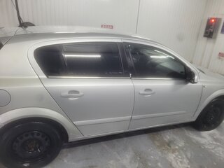 2011 Opel Astra H Рестайлинг, серебристый, 600000 рублей, вид 2