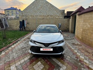 2019 Toyota Camry VIII (XV70), белый, 2250000 рублей, вид 1