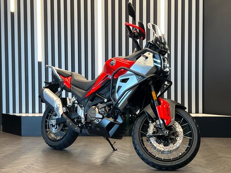 2026 QJMotor SVT 650 X, красный, 729000 рублей, вид 1