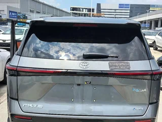 2026 Toyota bZ3X 58.3 kWh, серебристый, 2850000 рублей, вид 2