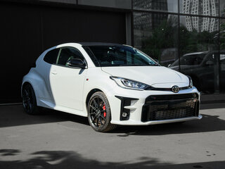 2022 Toyota Yaris IV, белый, 3383431 рублей, вид 3