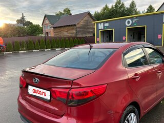 2016 Kia Rio III Рестайлинг, красный, 650000 рублей, вид 4