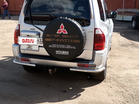 2004 Mitsubishi Pajero III Рестайлинг, серебристый, 1250000 рублей - вид 3