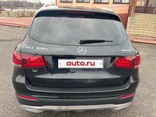 2020 Mercedes-Benz GLC 300 e I (X253) Рестайлинг, чёрный, 2800000 рублей, вид 3