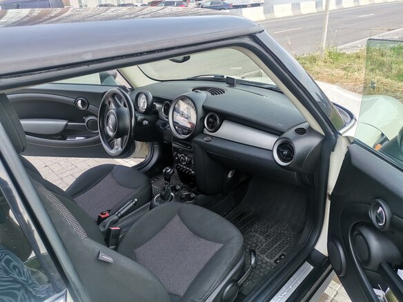 2012 Mini Hatch One II (R56) Рестайлинг, белый, 1100000 рублей - вид 4