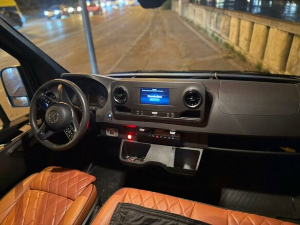 2020 Mercedes-Benz Sprinter, чёрный, 9990000 рублей - вид 3