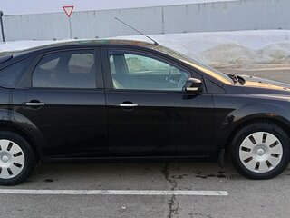 2010 Ford Focus II Рестайлинг, чёрный, 500000 рублей, вид 4