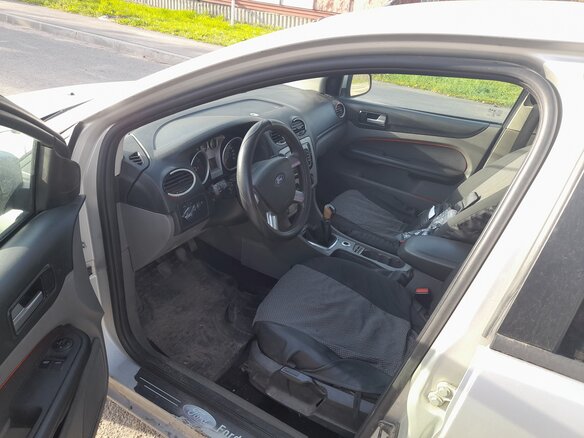 2009 Ford Focus II Рестайлинг, серебристый, 150000 рублей - вид 5