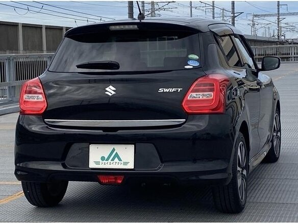 2020 Suzuki Swift V, чёрный - вид 2