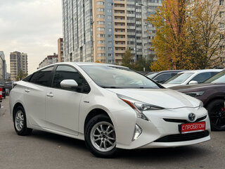 2017 Toyota Prius IV (XW50), белый, 1799000 рублей, вид 1