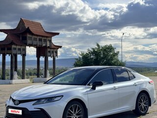 2021 Toyota Camry VIII (XV70) Рестайлинг, белый, 2800000 рублей, вид 2