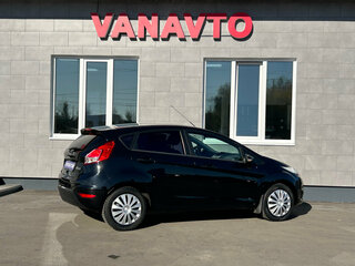 2016 Ford Fiesta Mk6 Рестайлинг, чёрный, 935000 рублей, вид 5