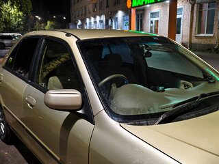 2000 Mazda Familia VIII (BJ), золотистый, 250000 рублей, вид 3