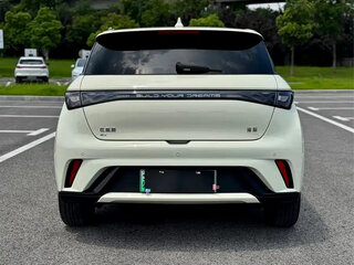 2023 BYD Dolphin 44.9 kWh I, белый, 1279018 рублей, вид 5