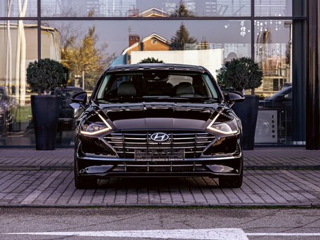 2021 Hyundai Sonata VIII (DN8), чёрный, 2195000 рублей, вид 2