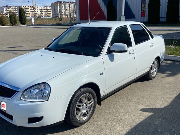 2014 Lada (ВАЗ) Priora I Рестайлинг, белый, 1030000 рублей - вид 3