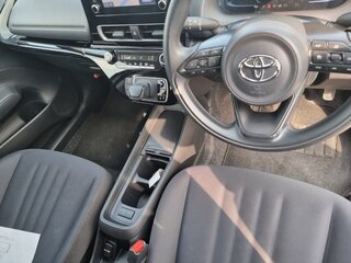 2022 Toyota Aqua II, зелёный, 1280000 рублей, вид 5