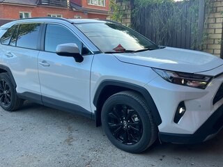 2025 Toyota RAV4 V (XA50), белый, 4950000 рублей, вид 2