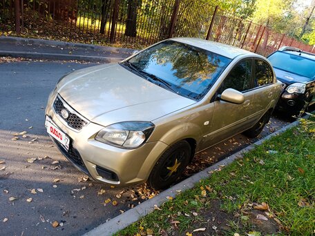2010 Kia Rio II Рестайлинг, бежевый, 470000 рублей, вид 1