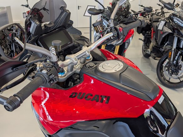 2026 Ducati Multistrada V4, красный, 3690000 рублей - вид 18
