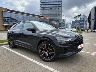 2021 Audi Q8 55 TFSI I (4M), чёрный, 5344312 рублей, вид 5