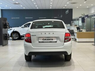 2026 Lada (ВАЗ) Granta I Рестайлинг, белый, 1183000 рублей, вид 4