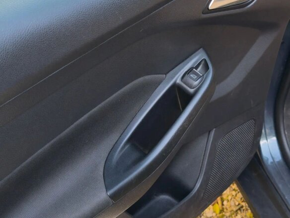 2012 Ford Focus III, серый - вид 13