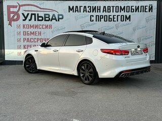 2018 Kia Optima IV Рестайлинг, белый, 2599000 рублей, вид 4