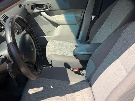 2004 Ford Focus I Рестайлинг (North America), красный, 85000 рублей, вид 4