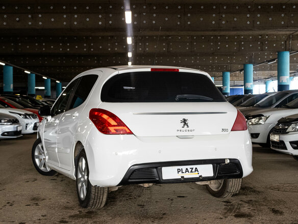 2011 Peugeot 308 I Рестайлинг, белый, 460000 рублей - вид 3