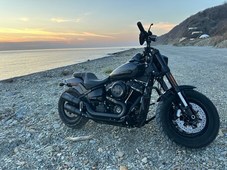 2018 Harley-Davidson Fat Bob, чёрный, 1500000 рублей, вид 1